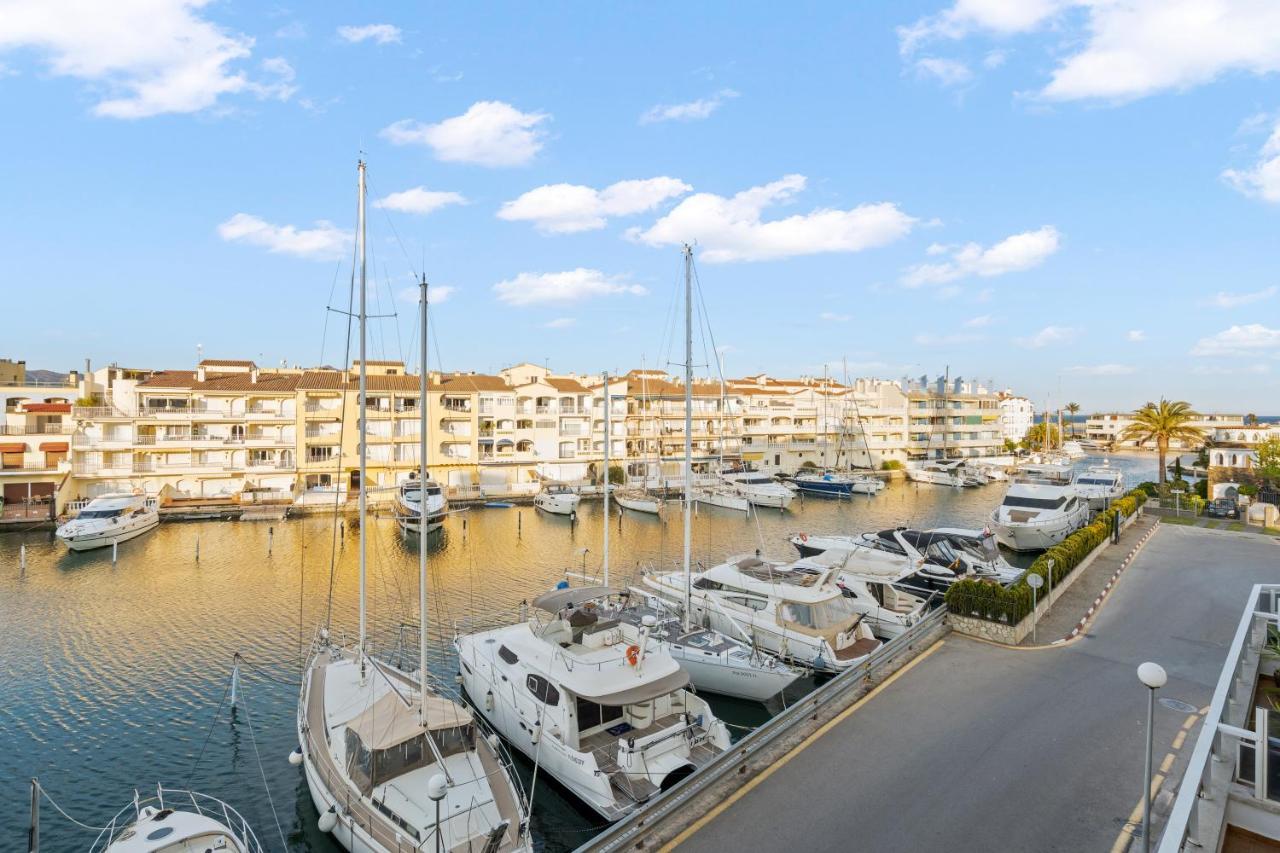 Welcs Apartamento 055 Emp Con Terraza Y Vistas Al Canal Empuriabrava Exterior foto